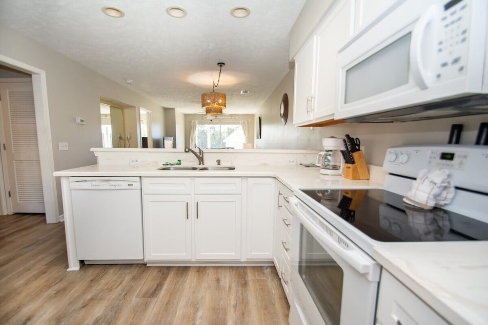 Waterway Village 17b 2 Bedroom Condo