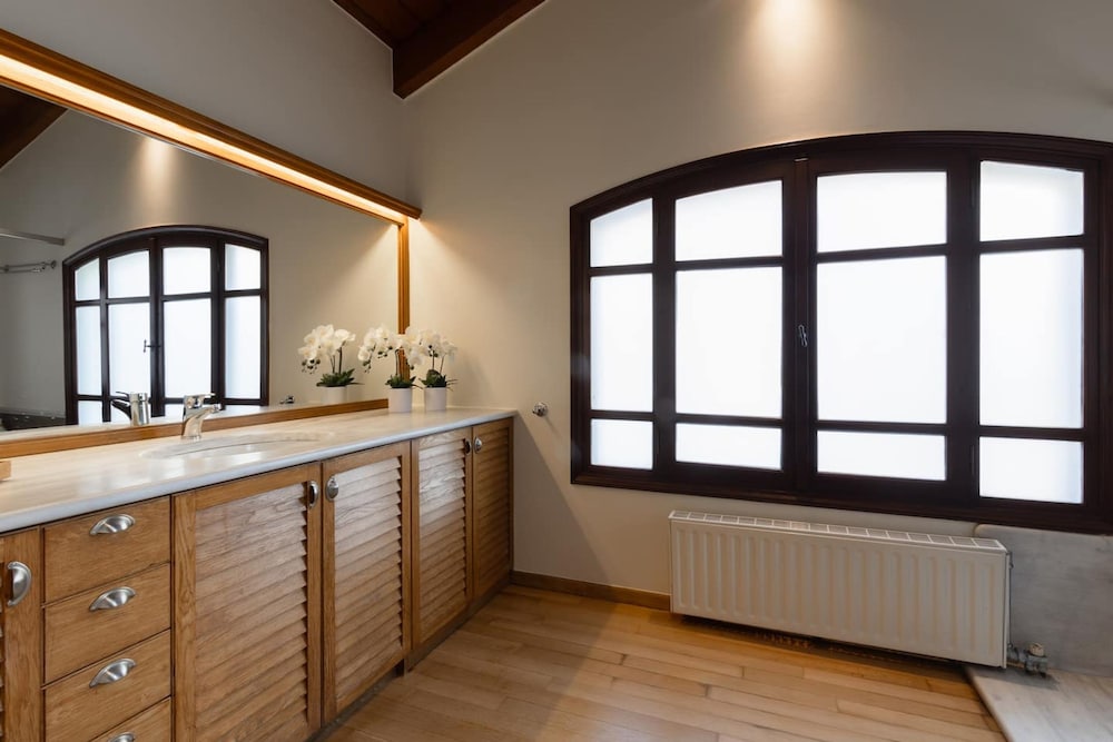 Ma Maison Downtown Villa N 8 Indoor Heated Pool
