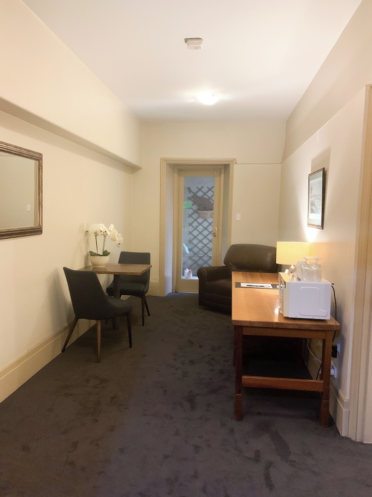 The Macquarie Hotel