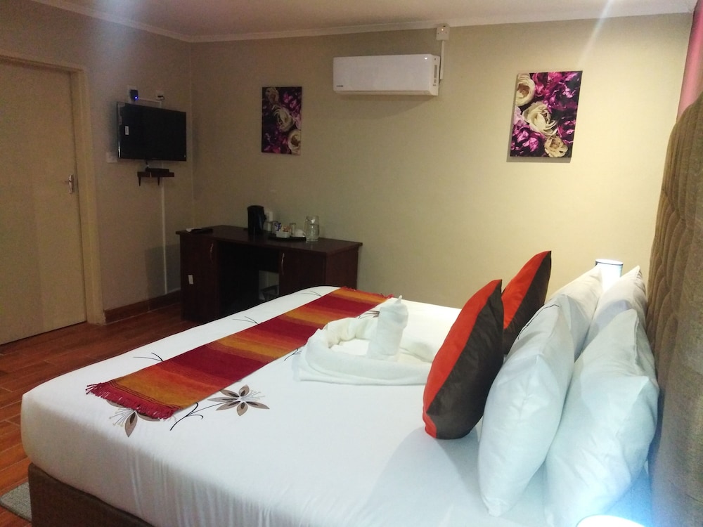 Lalani Prestige Guesthouse view 4