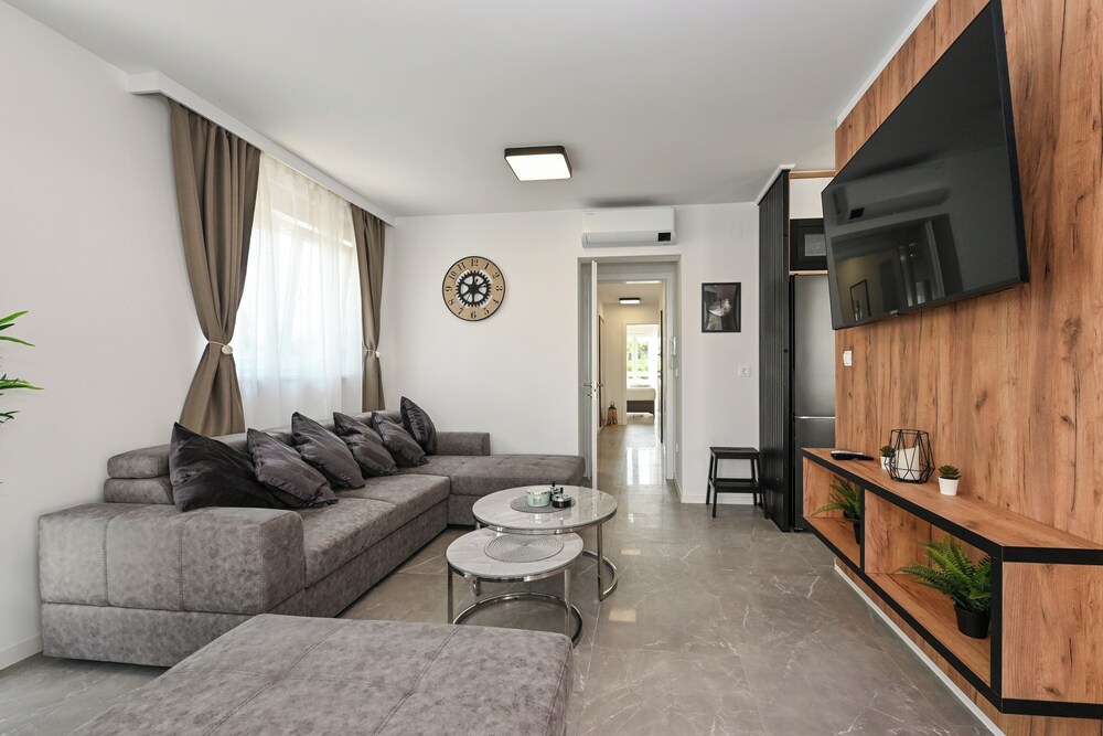 Nova Luxury Residence apartment with private heated pool