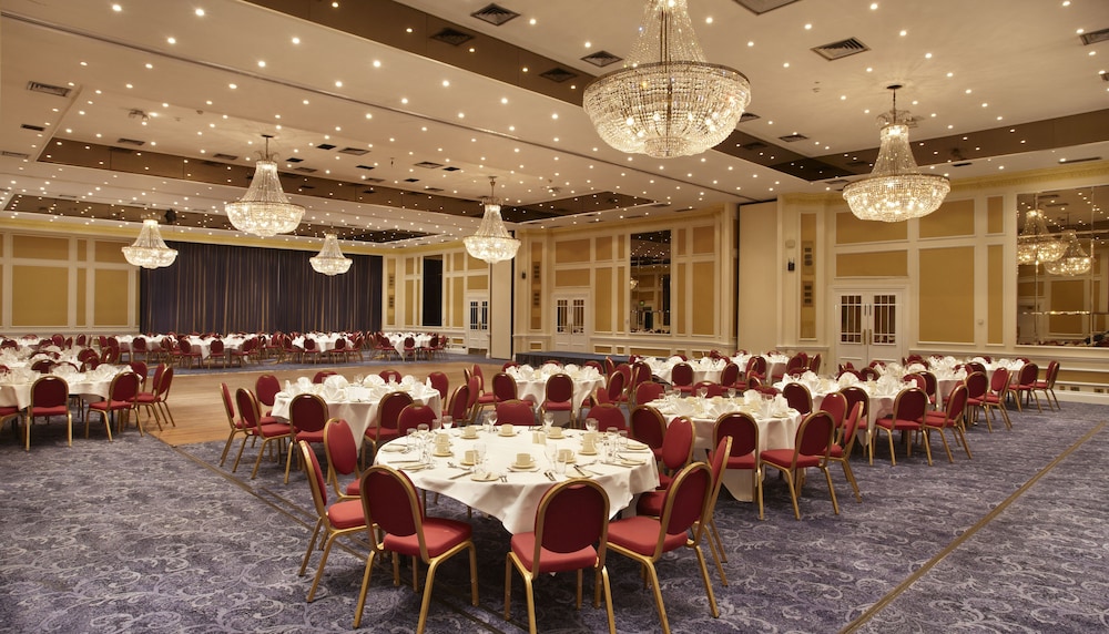 West Drayton Vacations - Thistle London Heathrow Terminal 5 - Property Image 1