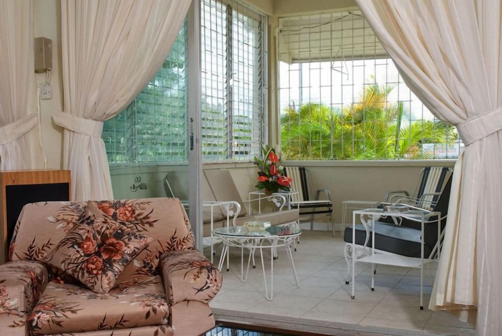 Hotel Beverley Apartments - Image 1