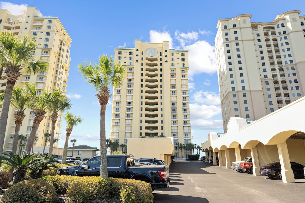 Beach Colony W7C - Covered Parking Included