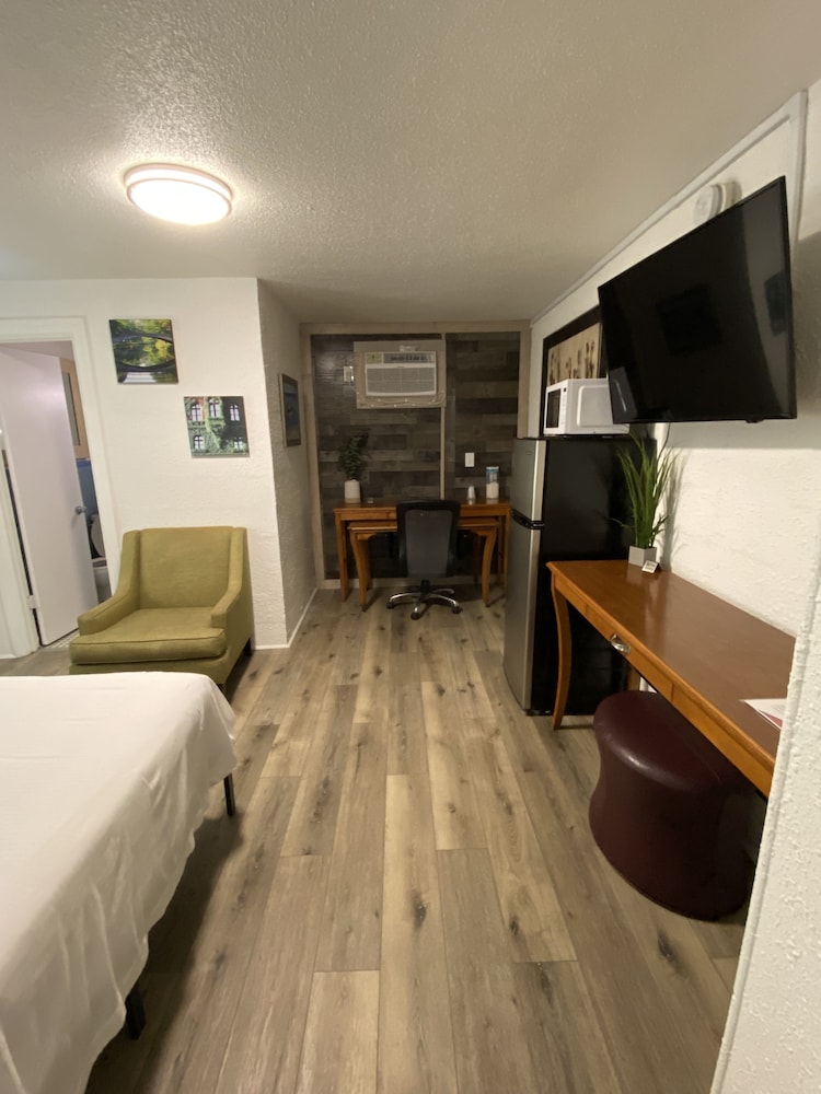 American Inn view 5