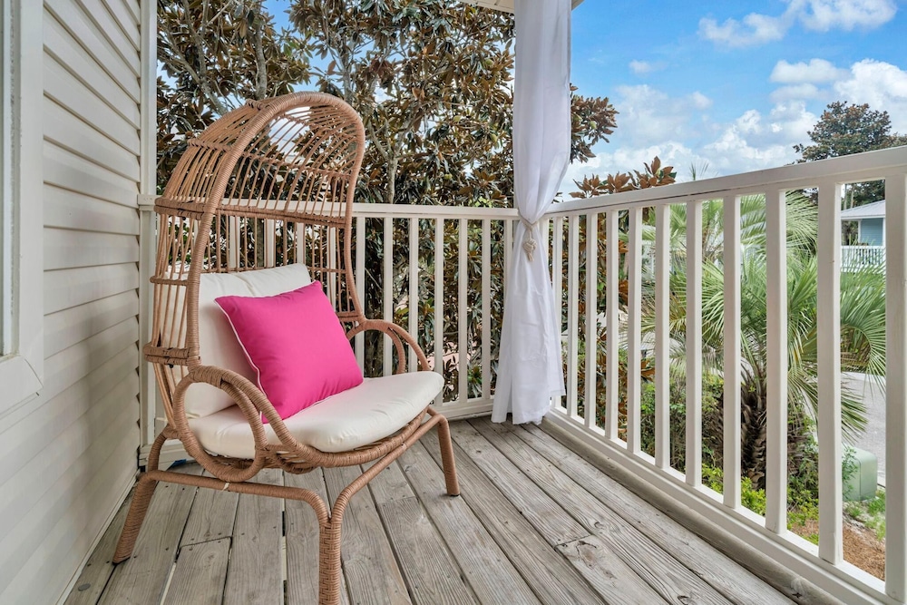 Milo's Beach Cottage