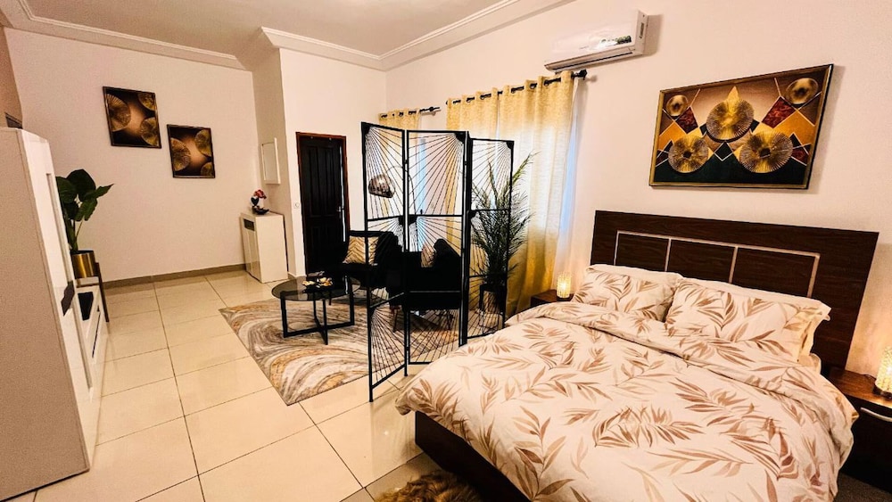 Large Studio at Your Disposal in Abidjan