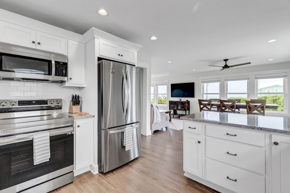 Oceanwatch Cottage by Topsail Realty