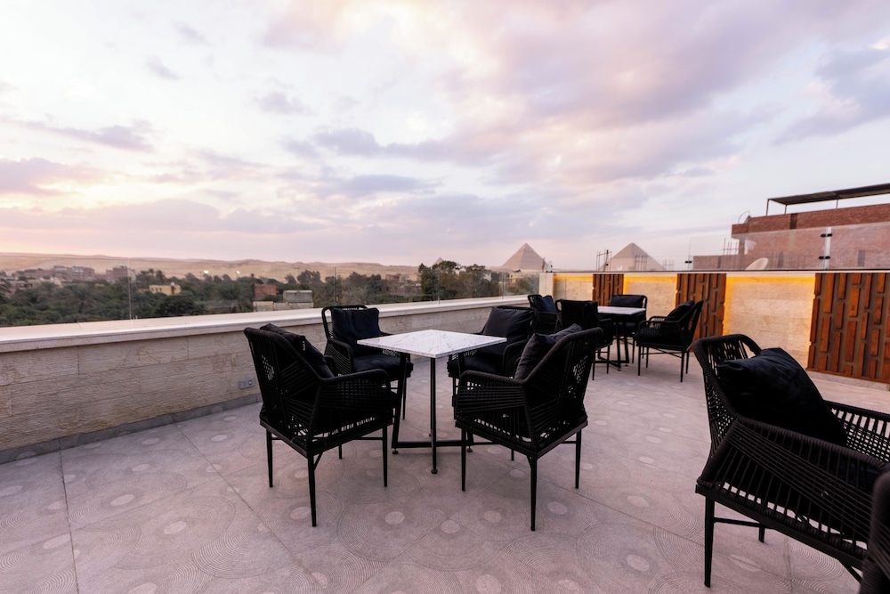 Remal Pyramids Hotel