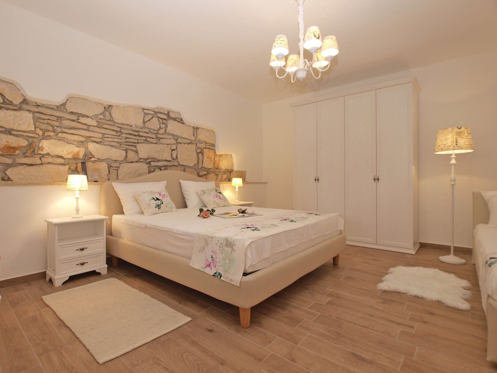 Apartment 1654 view 4