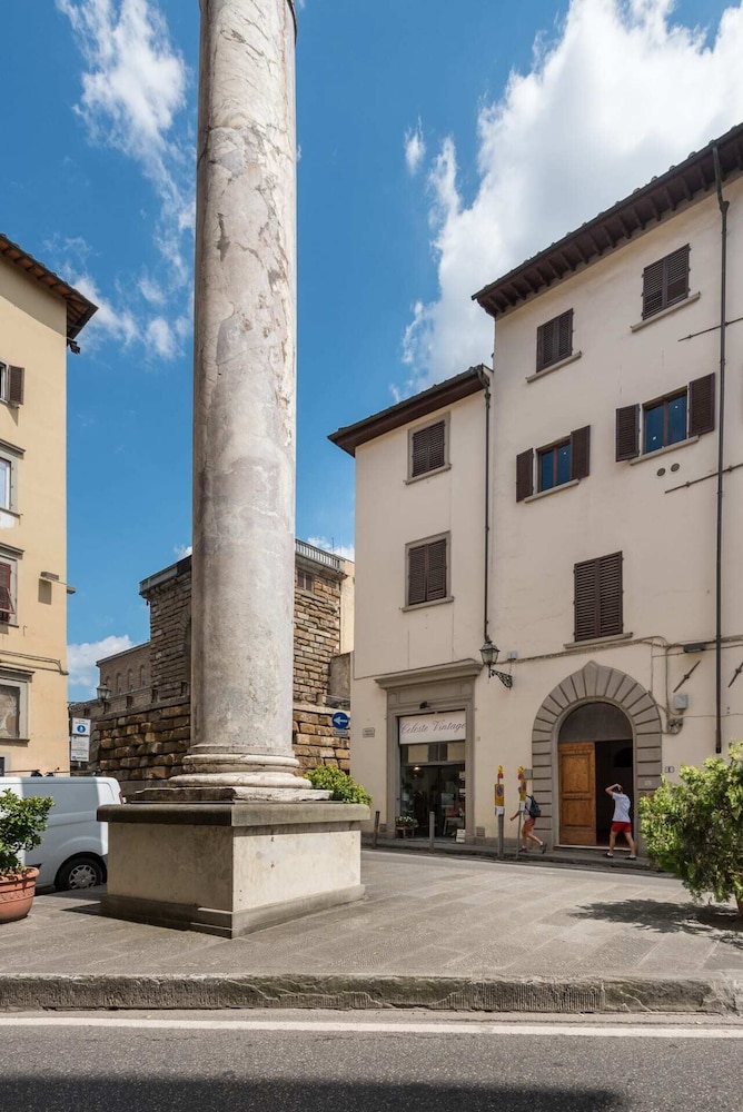 Heart of Florence Pitti 2 Bed-apartment