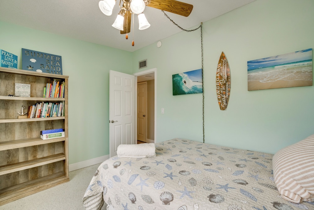 Heated Pool + Spacious Yard: Port Charlotte Escape