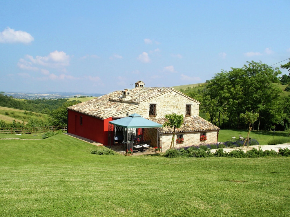 Belvilla by OYO Appartamento del Caminetto view 2