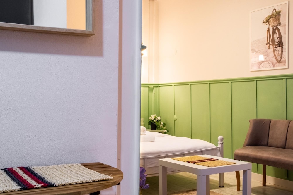 Cozy Studio Flat 5 min to Kordon Alsancak in Izmir view 2