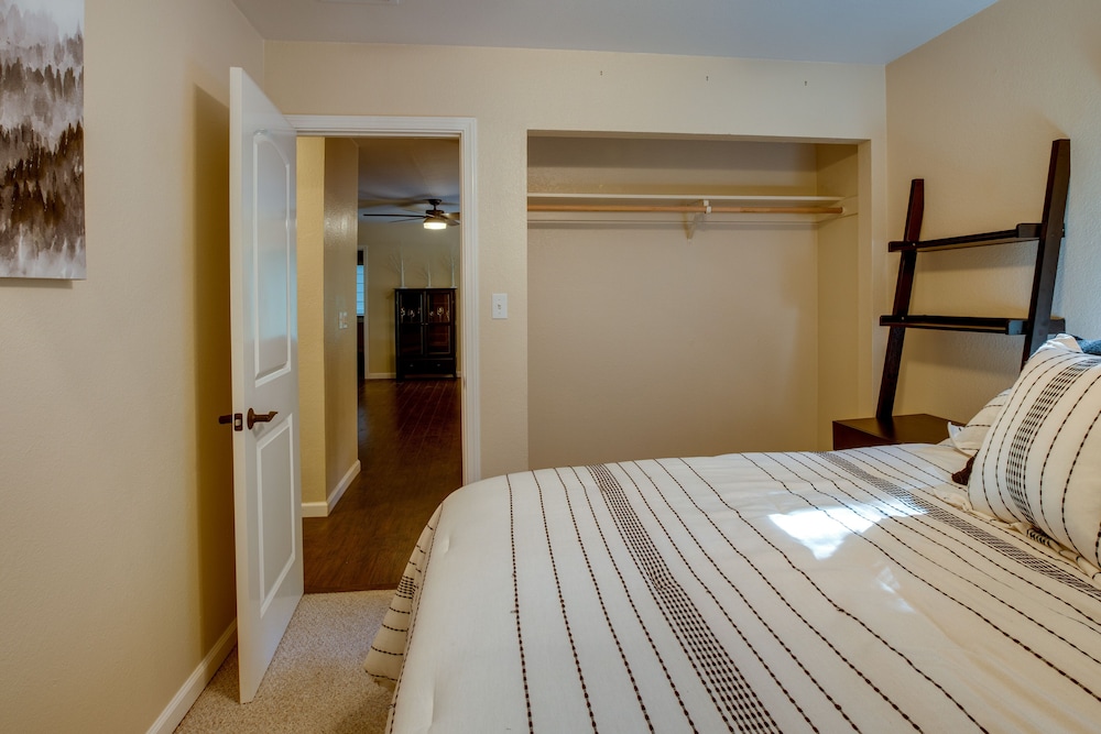 Furnished Deck: Secluded Arnold Cabin Rental!
