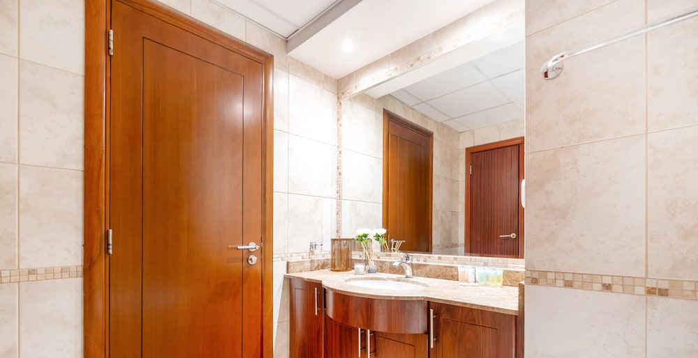 LUX The Al Seef Marina 4 bed Suite