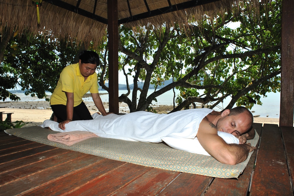 Baan Mai Beachfront Phuket Lone Island