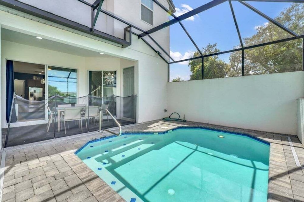 5 Bed Multiple Bunks Perfect For Kids With Pool! 5 Bedroom Townhouse