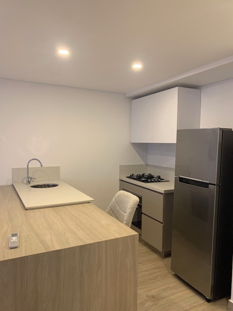 Oceani Towers 1006