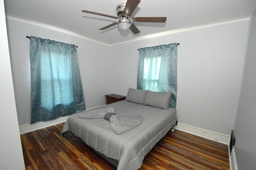 Broadway Cottage - Convenient Location!