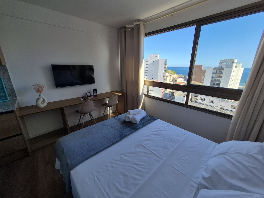 Fully Equipped Accommodations in a Building With a Pool, 270m From Barra Beach - Caoa