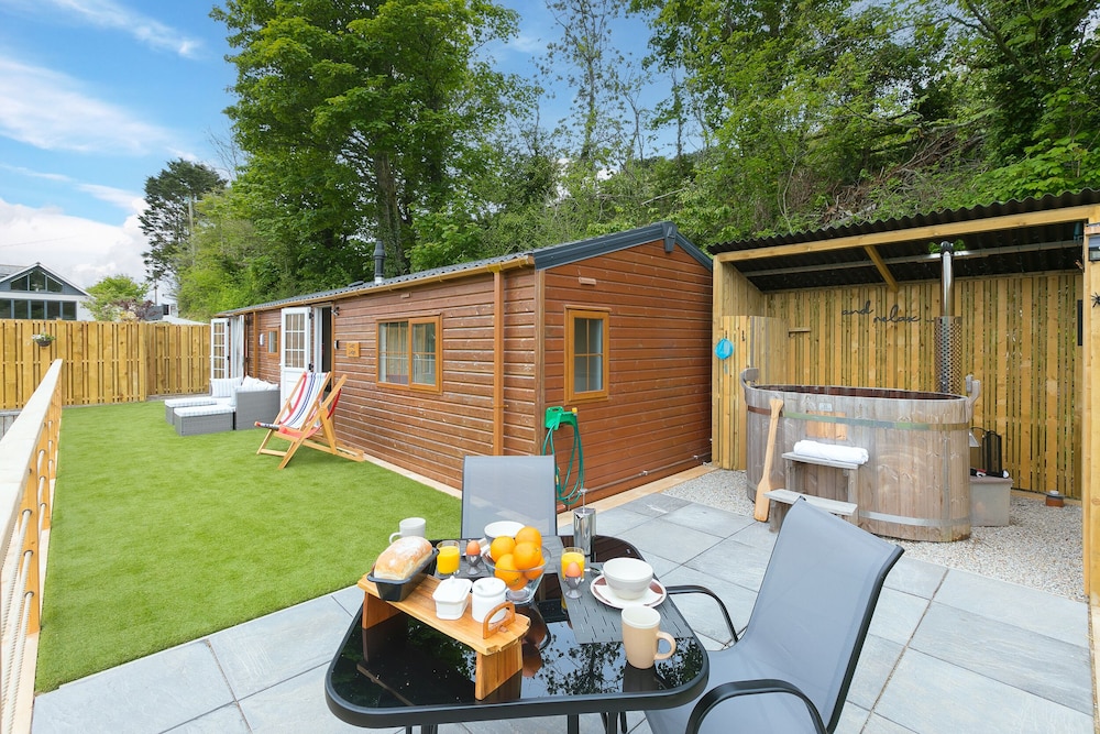 Lazy Lodge