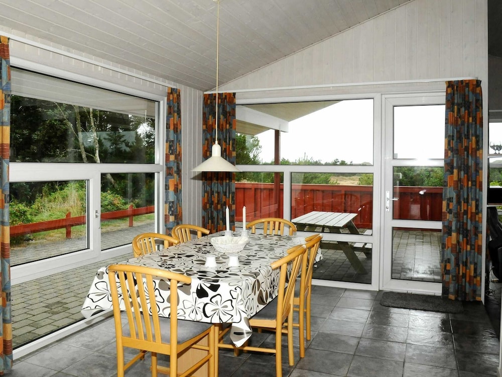 7 Person Holiday Home in Henne-by Traum view 4