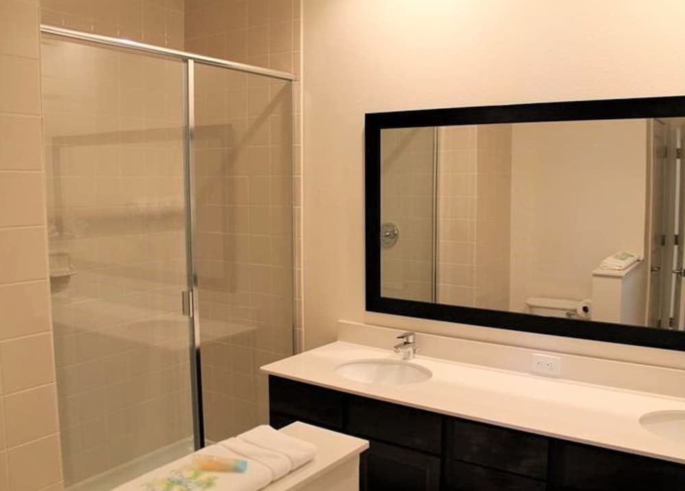Photo 33