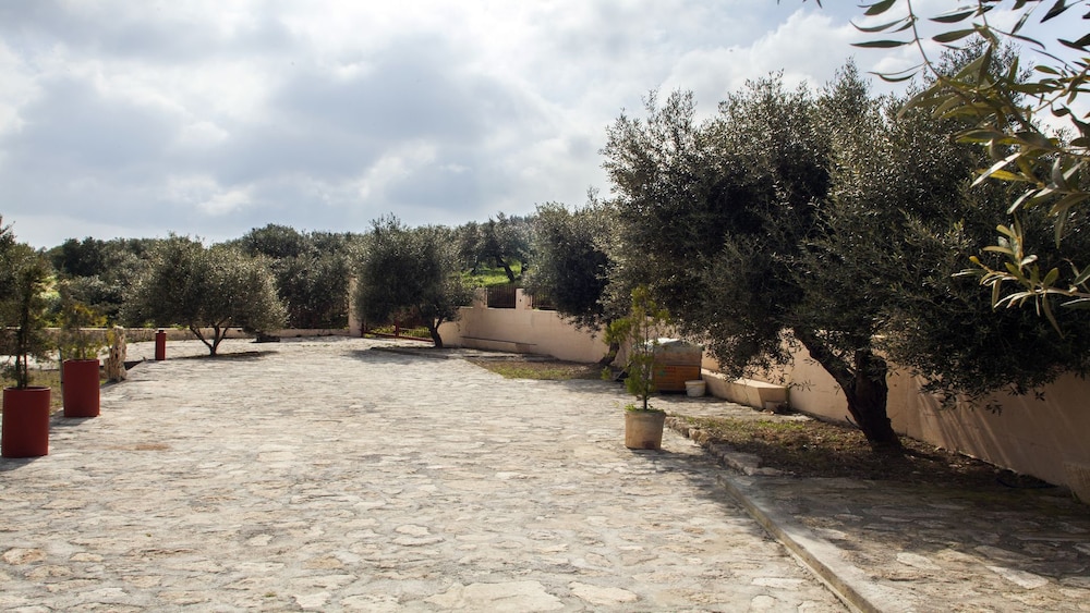 Foivos and Athina Villas