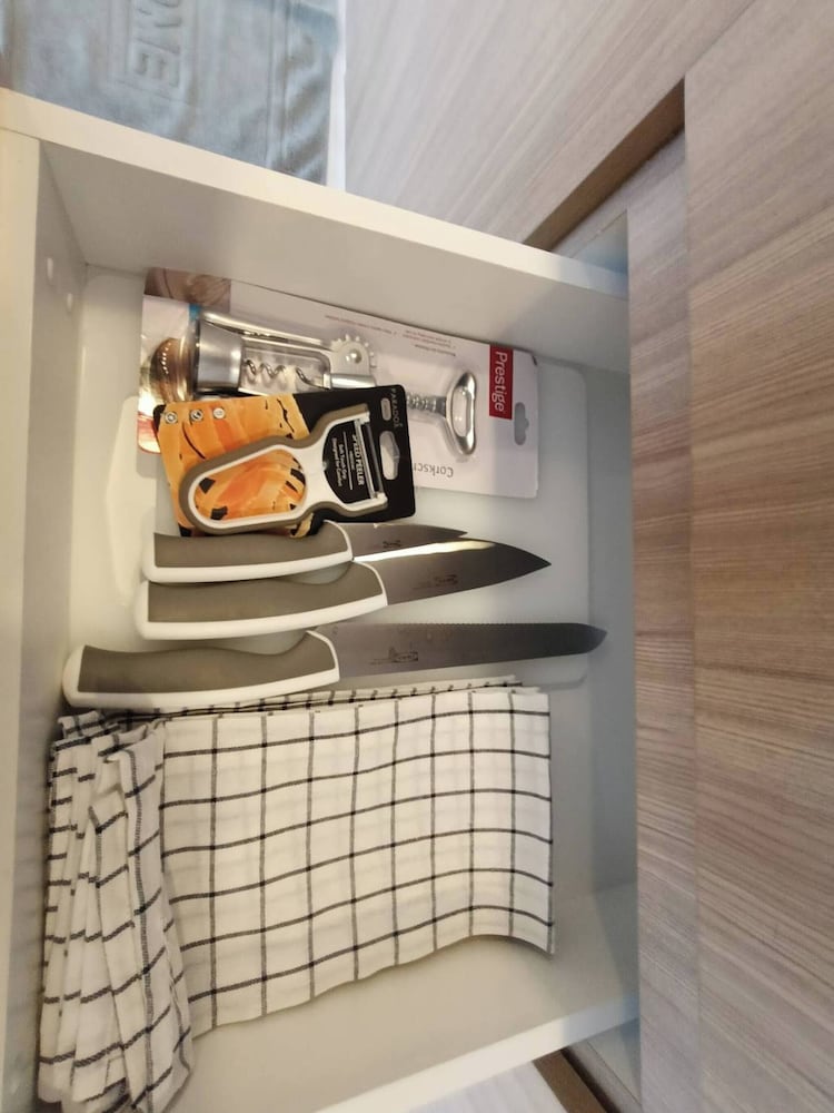 Luxury Large One Bedroom Seaview Serviced Apartment at Wongamat, Pattaya