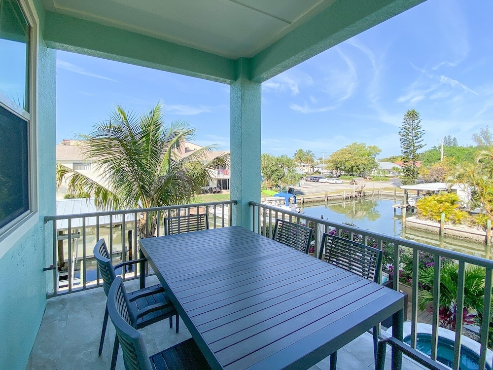 135 Island Escape: 5br Home W/ Pool And Spa! 5 Bedroom Home