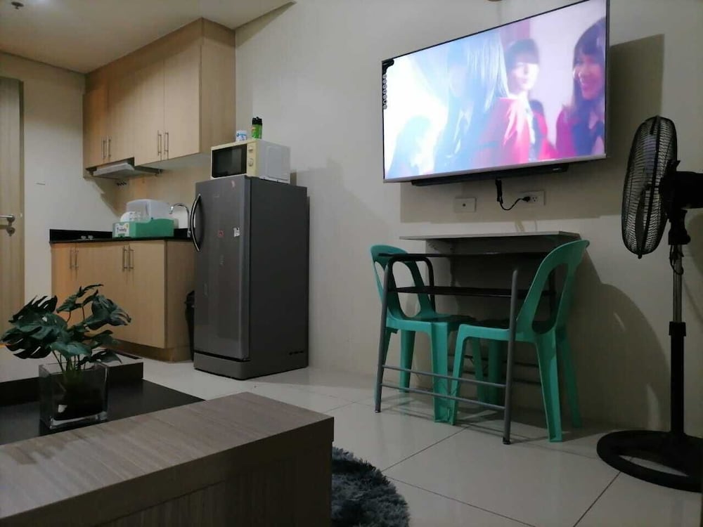 Cozy Urban Apartment in Pasay City