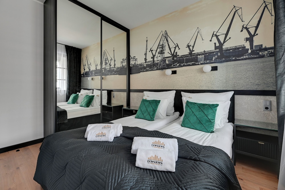 Doki Living - Foodhall & Parking by Downtown Apartments
