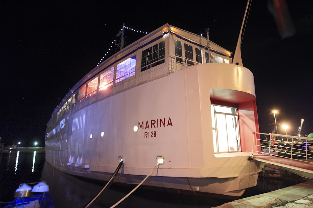 Botel Marina - Hostel