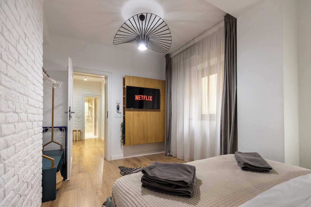 Aiastay Bucharest River Apartments
