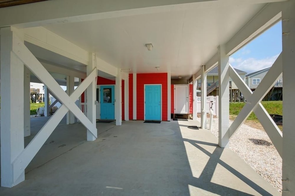 Halfway To Heaven 5 Bedroom Home by RedAwning