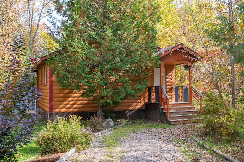 Lakepoint Cottage Resort