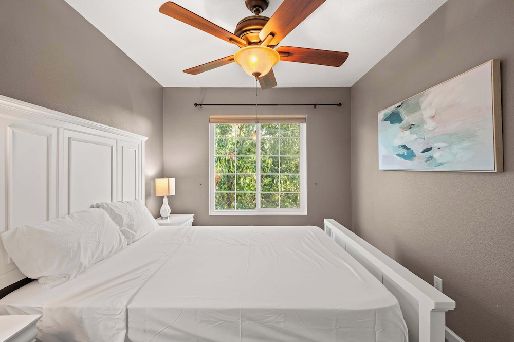 Spacious Retreat w Modern Decor and Private Yard