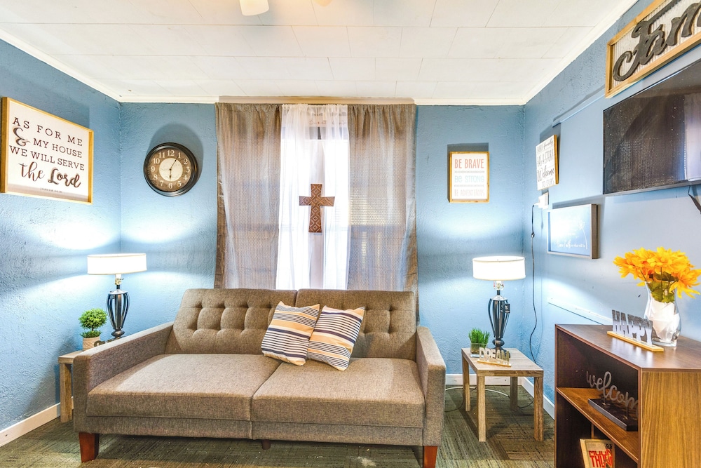 Centrally Located North Little Rock Studio w/ Yard