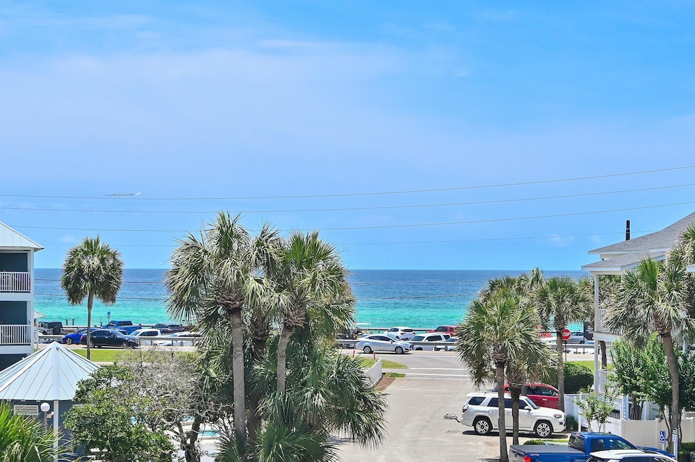 Pavilion Palms 205b