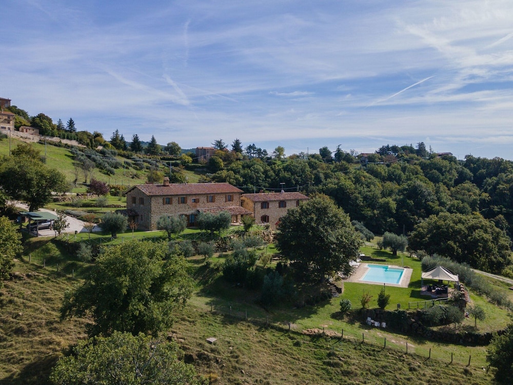 Villa in Umbria With Saltwater Pool