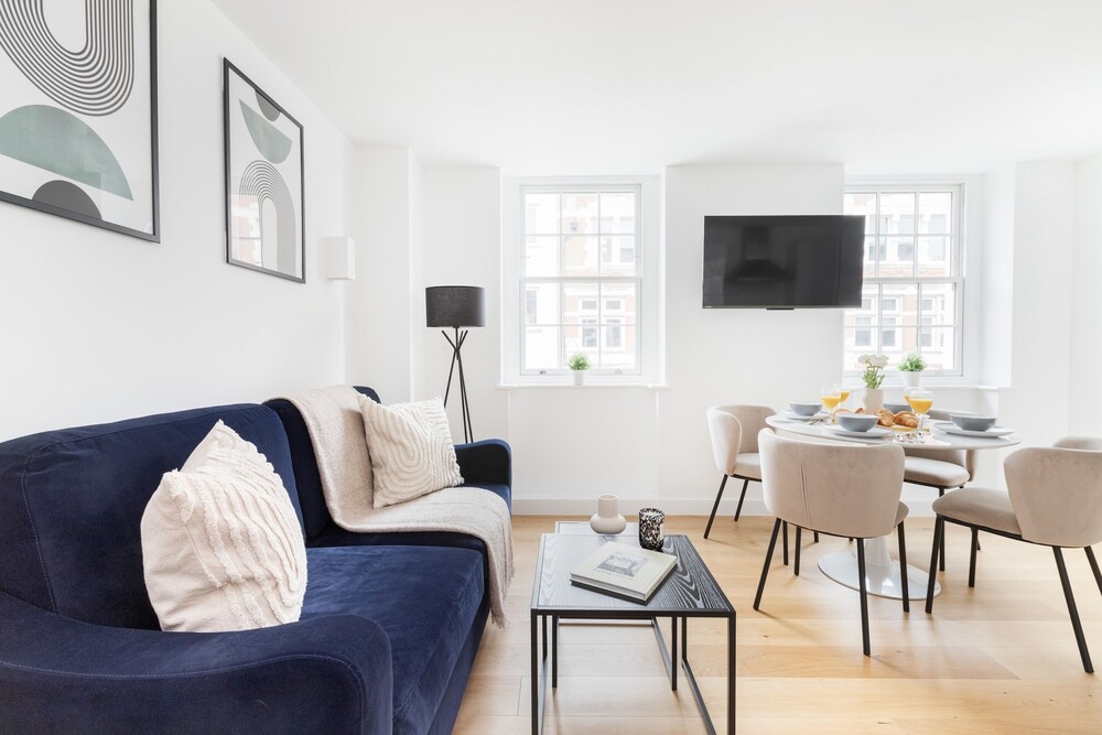 Fitzrovia 1BR with Balcony by Soho