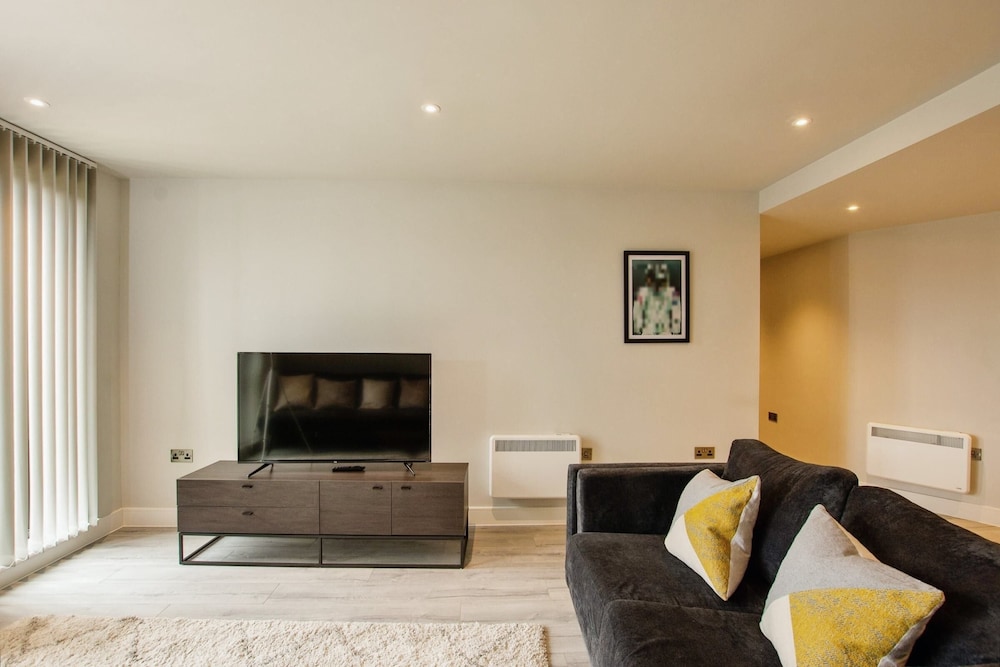 Sleek 6-guest Apt at St Martin s Bham view 5