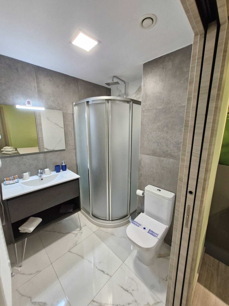 Feeling Home - Suites&Rooms