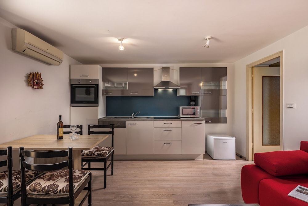 The Wave - Apt With Seaview and Garden