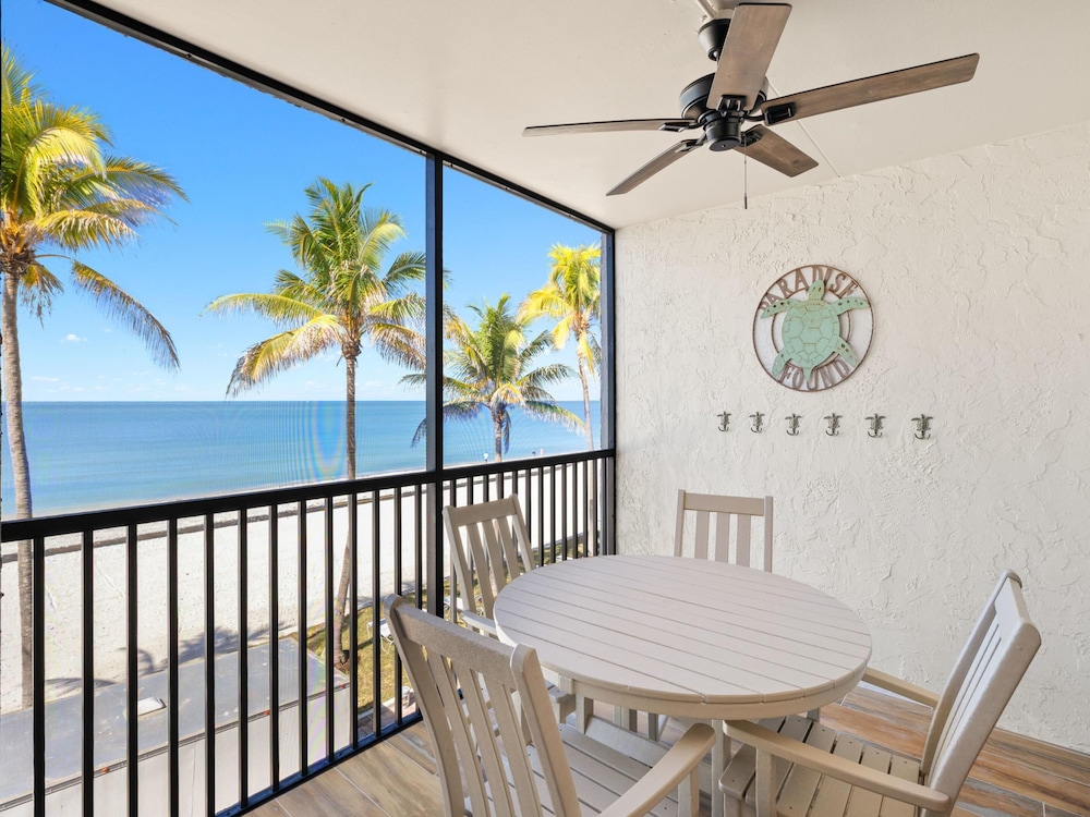 Seaside 2 by Distinctive Beach Rentals