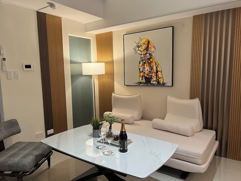 Luxurious European Style Penthouse Modern Apart ment Cross City of Dreams OKADA SOLAIRE MOA Airport