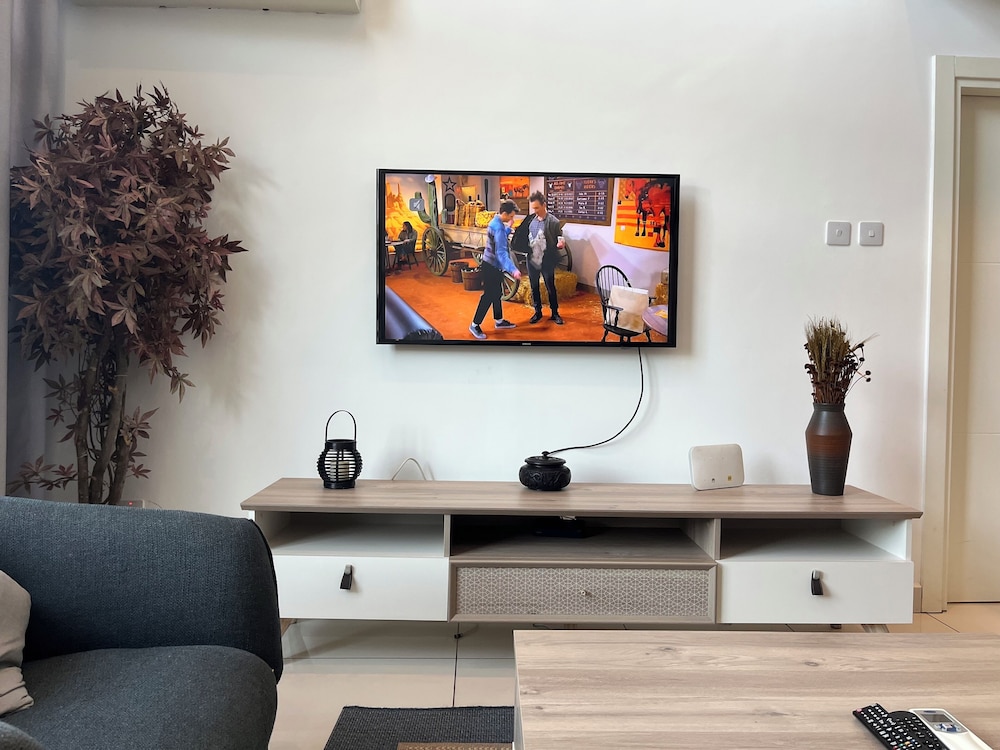 Easy Stay at Embassy Gardens Apartment