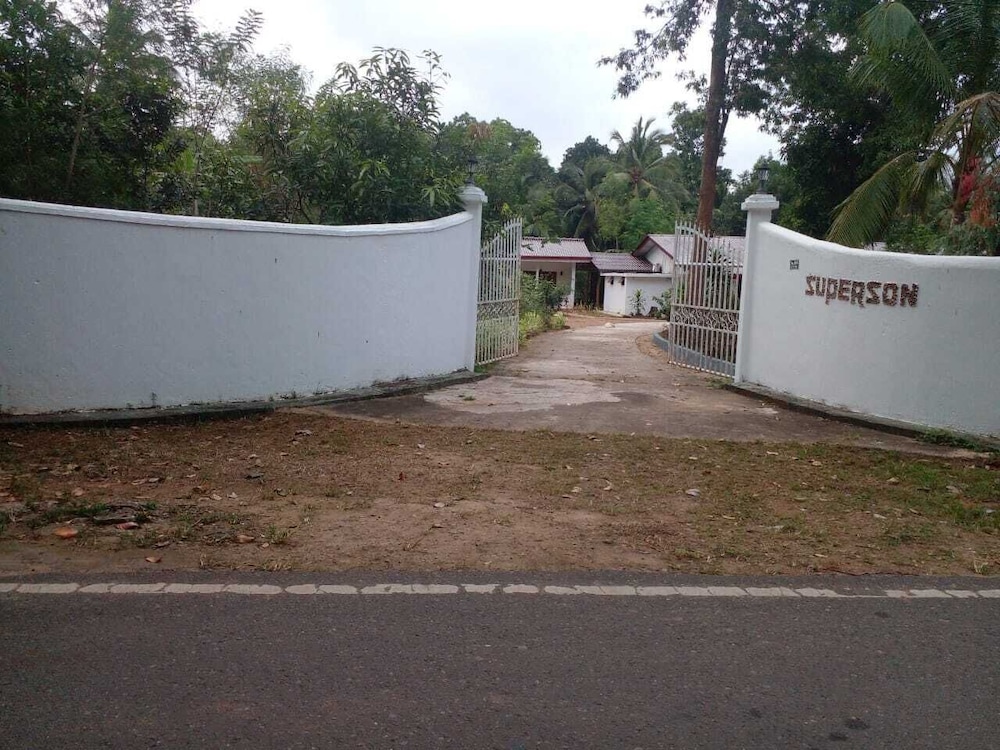 Superson Canel Resort