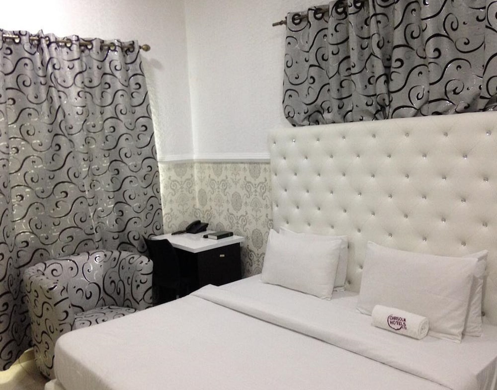 Chrisolik Hotel